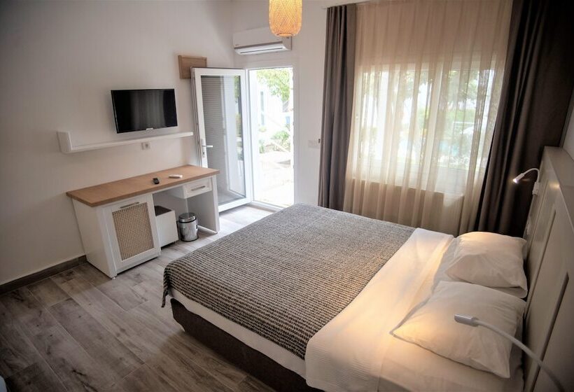 Habitació Estàndard, Gumusluk