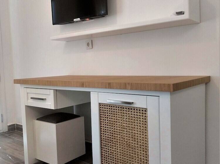 Habitació Estàndard, Gumusluk