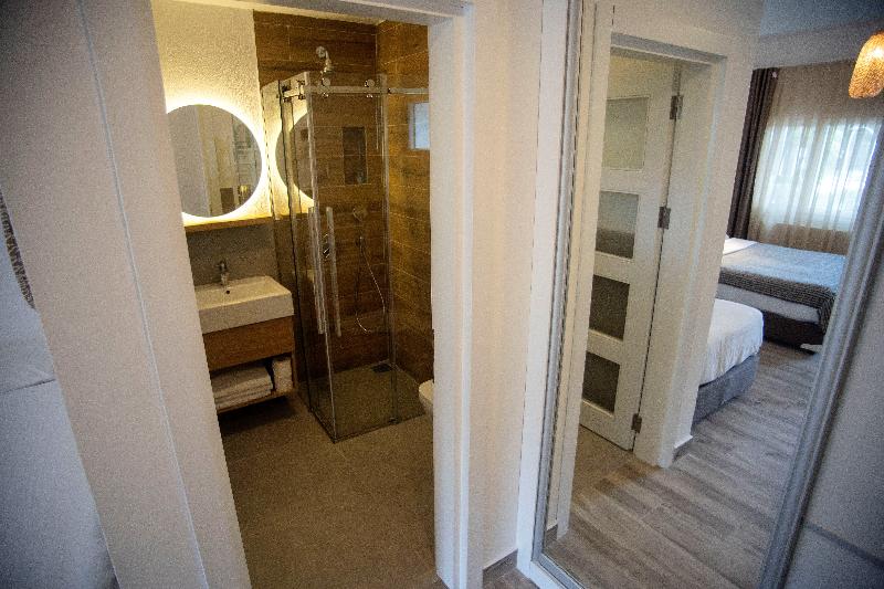 Habitació Estàndard, Gumusluk