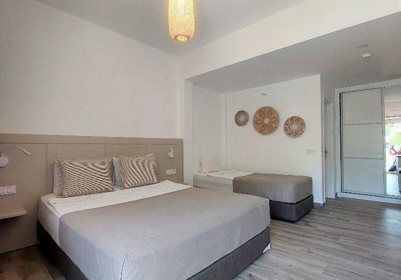 Habitació Triple Estàndard, Gumusluk