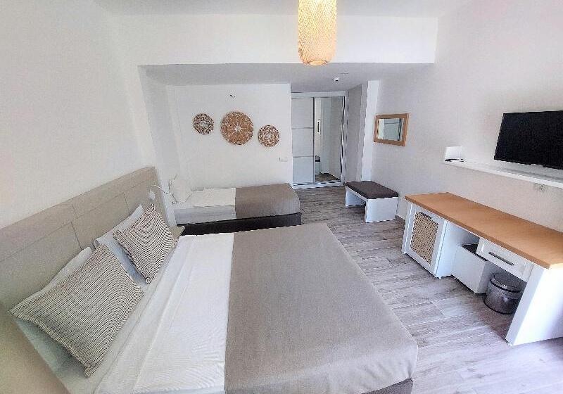 Habitació Triple Estàndard, Gumusluk