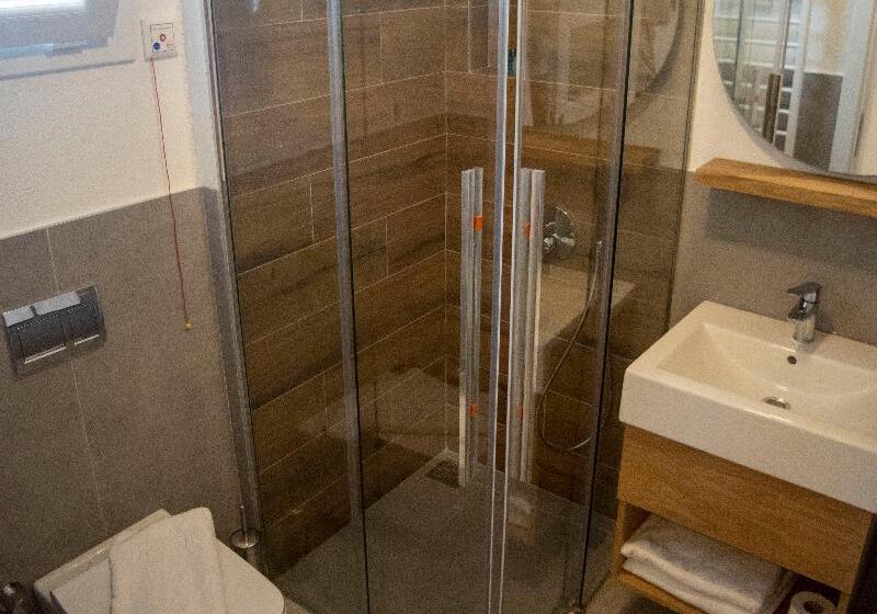 Habitació Triple Estàndard, Gumusluk