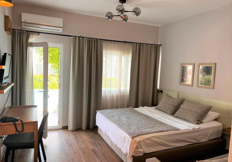 Habitació Estàndard, Gumusluk