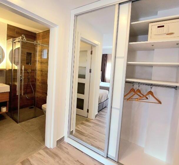 Habitació Estàndard, Gumusluk