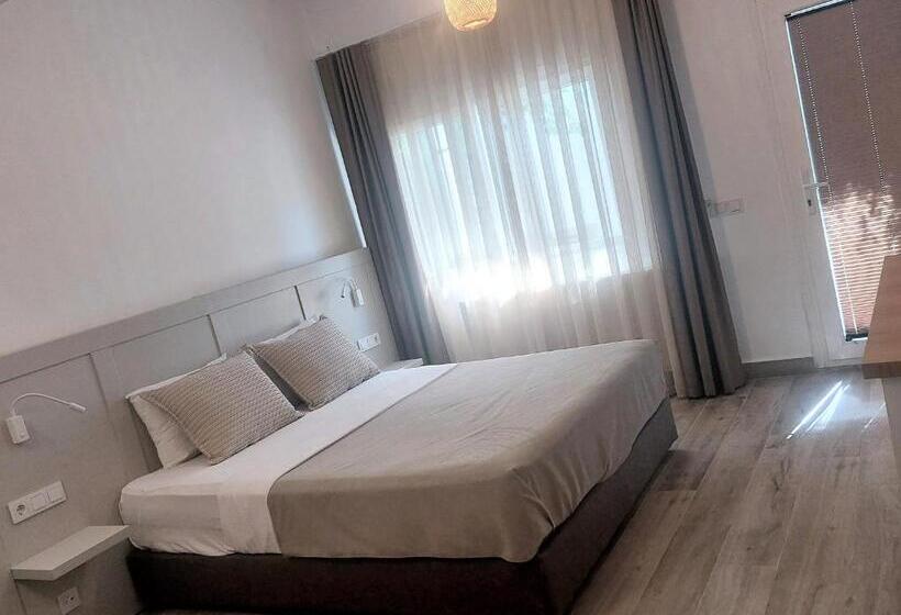 Habitació Estàndard, Gumusluk