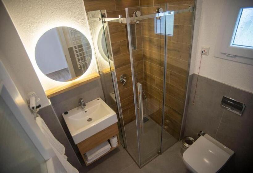 Habitació Triple Estàndard, Gumusluk