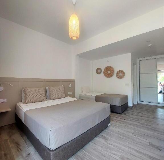 Habitació Triple Estàndard, Gumusluk