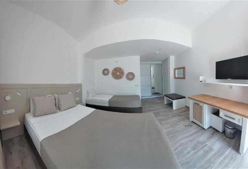 Habitació Triple Estàndard, Gumusluk