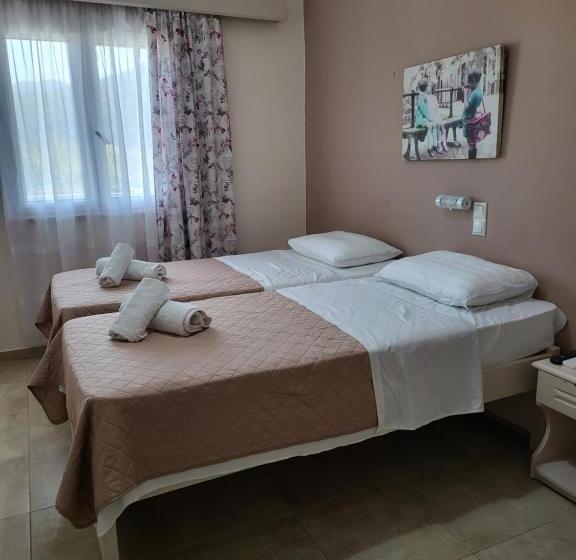 スタンダード４人部屋, Panorama Hotel   Restaurant