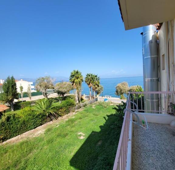 片側に海が見えるデラックスルーム, Panorama Hotel   Restaurant