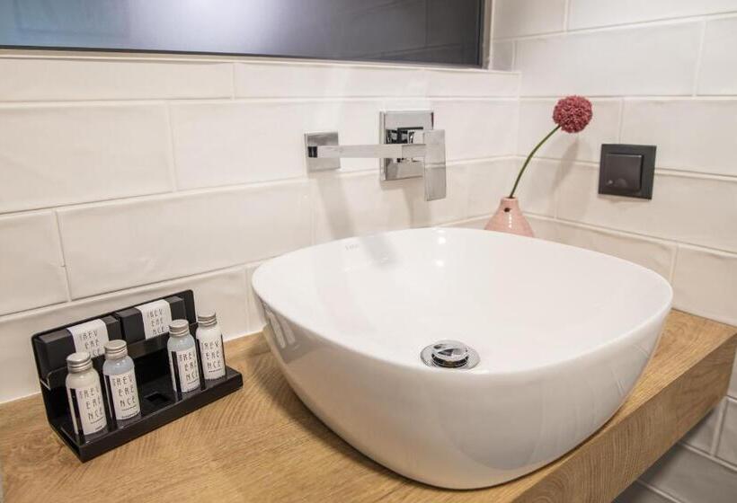 스탠다드 룸, Reverence Boutique