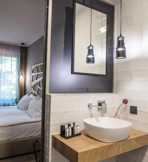 חדר סטנדרט, Reverence Boutique
