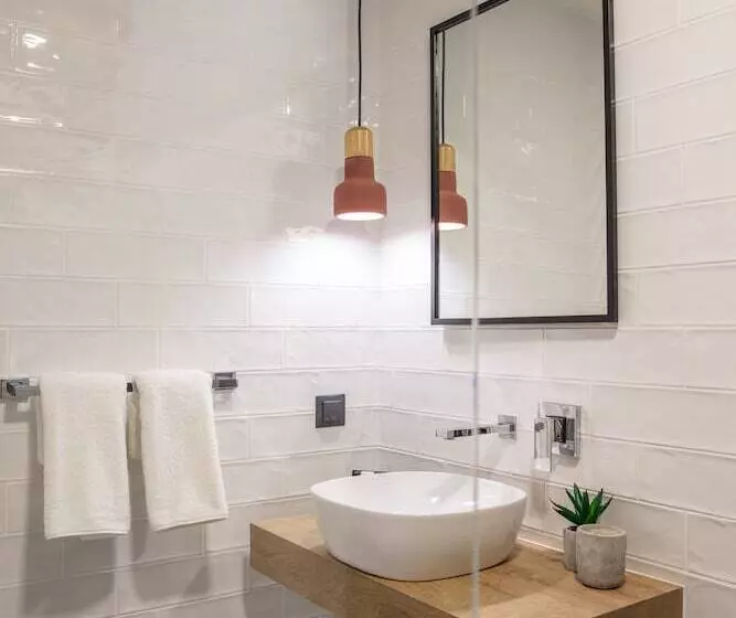 آپارتمان عادی 1 خوابه, Reverence Boutique