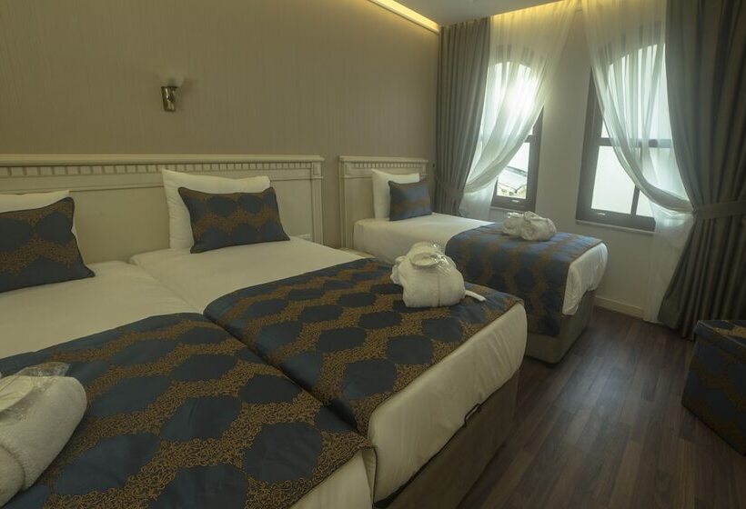 اتاق استاندارد سه نفره, Sarnic Hotel & Sarnic Premier