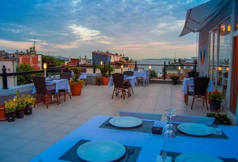 اتاق اکونومی یک تخته, Sarnic Hotel & Sarnic Premier