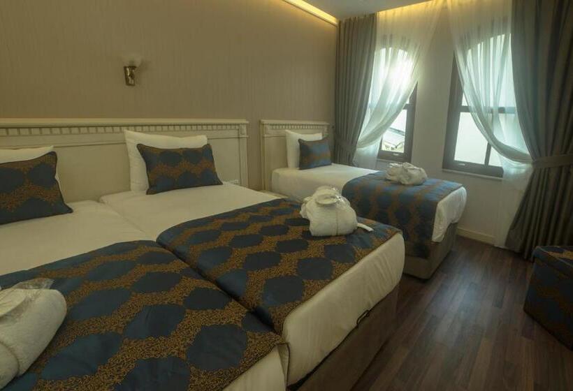 اتاق استاندارد سه نفره, Sarnic Hotel & Sarnic Premier