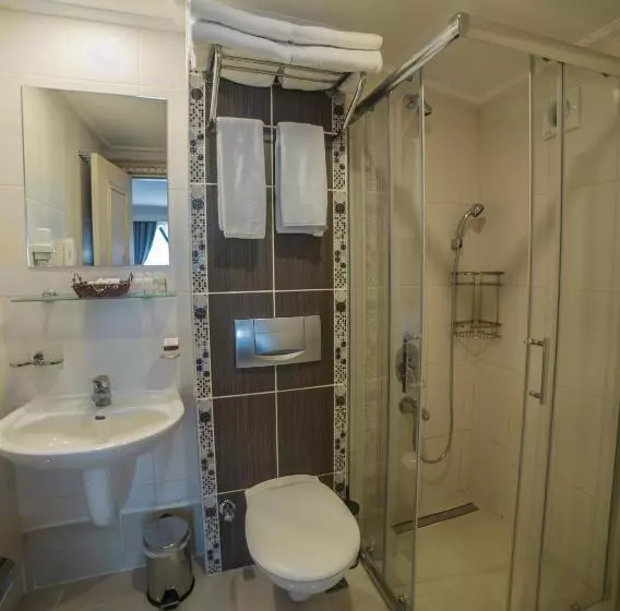 سوییت خانوادگی, Sarnic Hotel & Sarnic Premier
