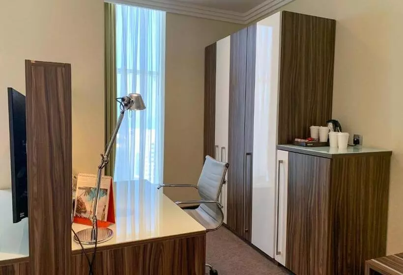 キングサイズベッドのスーペリアルーム, Swiss Belhotel Seef Bahrain