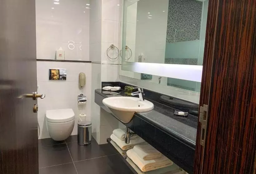 キングサイズベッドのスーペリアルーム, Swiss Belhotel Seef Bahrain