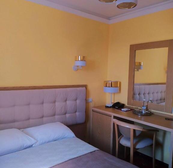 اتاق استاندارد یک نفره, Ternopil