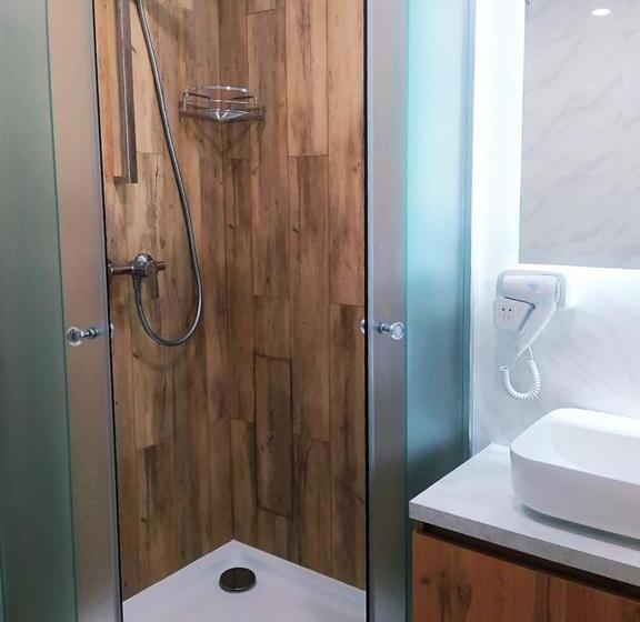 اتاق استاندارد با چشمانداز شهر, Ternopil