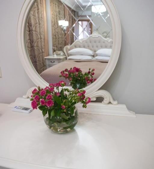 1 Bedroom Apartment Lake View, Ternopil