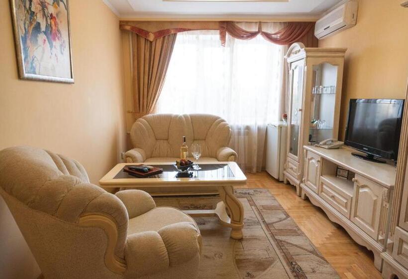 سوئیت جونیور خانوادگی, Ternopil