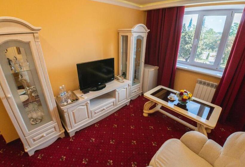 سوئیت جونیور خانوادگی, Ternopil