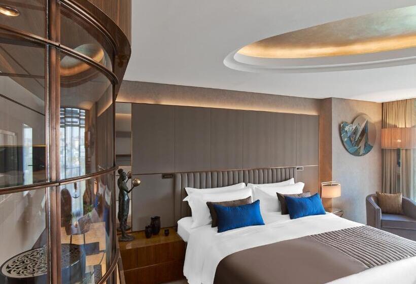バルコニー付きスーペリアルーム, The St. Regis Istanbul