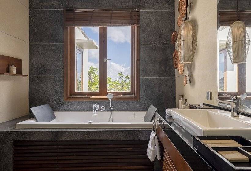 Вилла с 1 спальней и бассейном, Tanadewa Villas Nusa Dua Bali By Cross Collection
