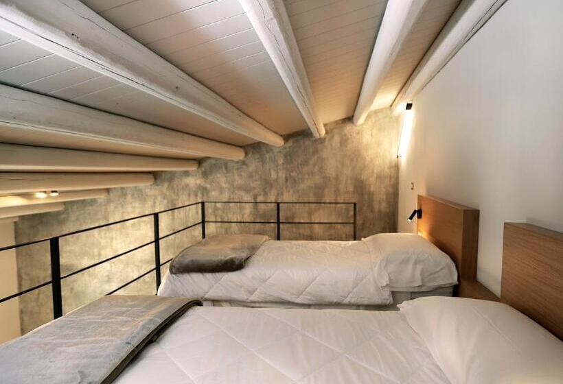 带按摩浴盆的套房, Acanto  Viaggio Barocco