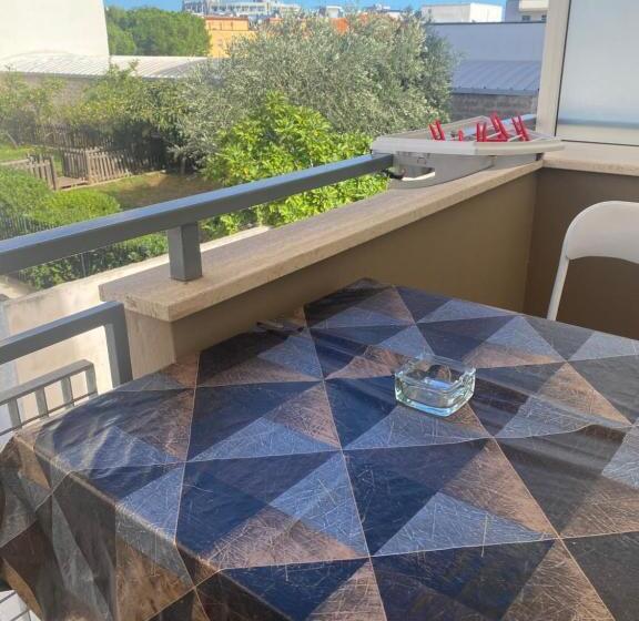 חדר סטנדרט, Iris