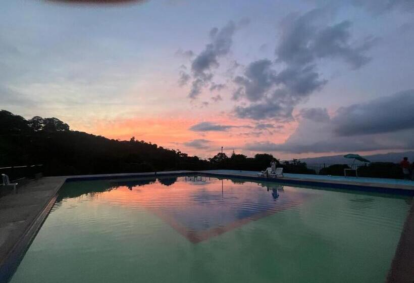 חדר משפחתי, Campestre Las Marias  El Colegio