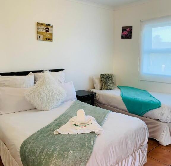 اتاق خانوادگی, Beach View B&b