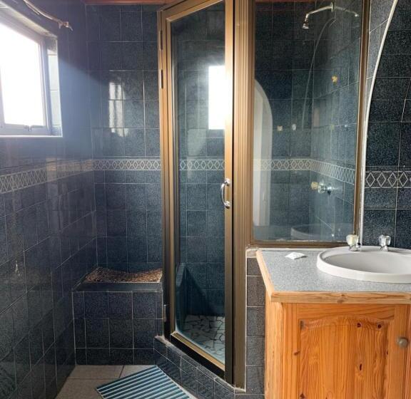 اتاق استاندارد با تخت بزرگ, Beach View B&b