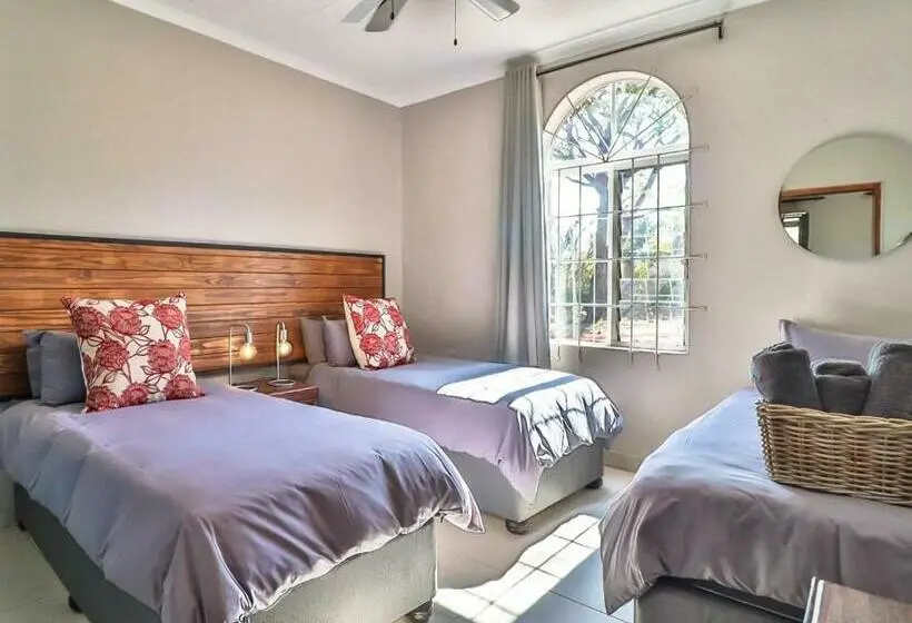 1ベッドルームハウス, Featherwood Farm & Nyala Lodge