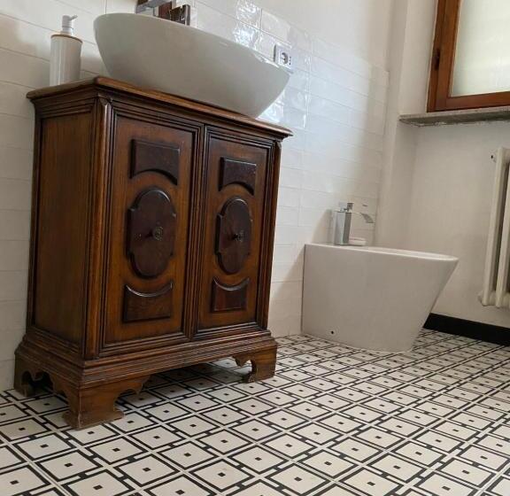 اتاق اکونومی, Il B&b Dei Viaggiatori