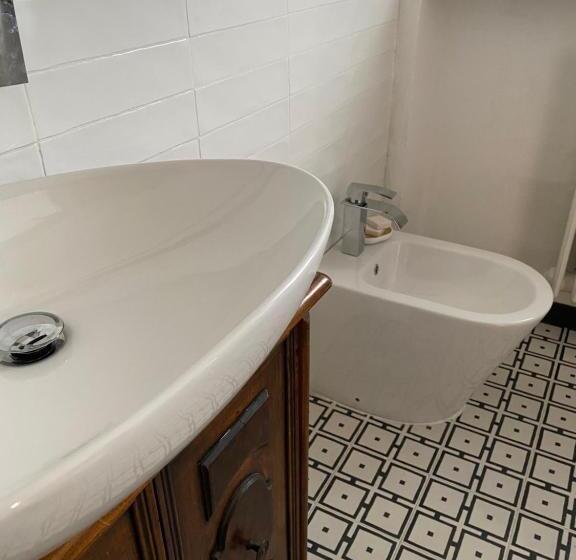 اتاق اکونومی, Il B&b Dei Viaggiatori