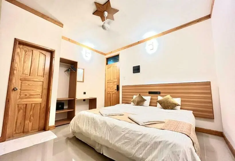 اتاق لوکس با بالکن, Burulu Inn