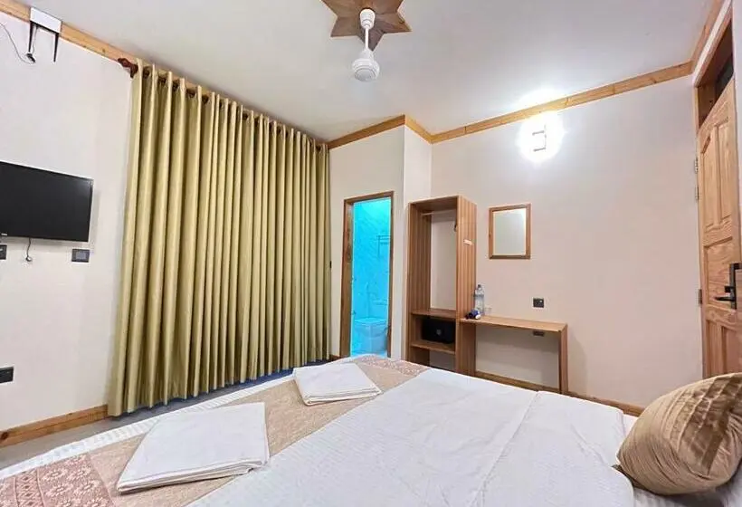 اتاق لوکس با بالکن, Burulu Inn