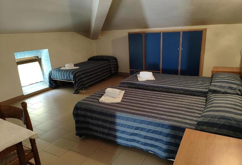 חדר סטנדרט לשלושה, Locanda Del Pellegrino