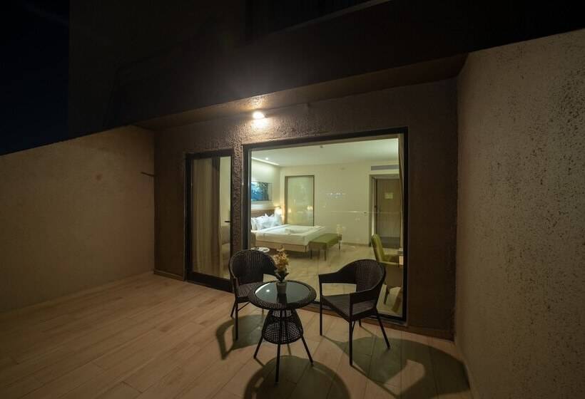 Deluxe-huone, The Monarch At Chakan Midc, Pune