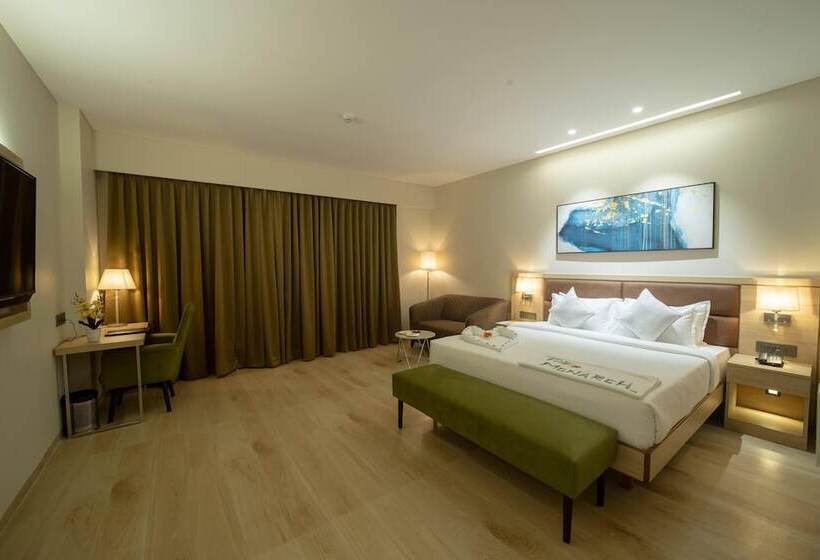 Deluxe-huone, The Monarch At Chakan Midc, Pune