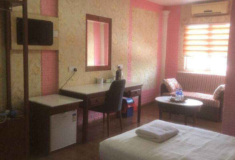 Номер Deluxe Вид на Сад, Luxor Empire