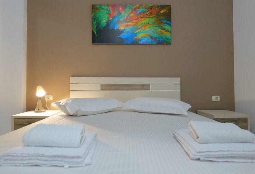 バルコニー付きスタンダードルーム, Saranda Inn Rooms & Apartments