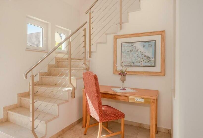 Comfort room with balcony, Haus Schwalbe Mit Vineta Komfort Häusern