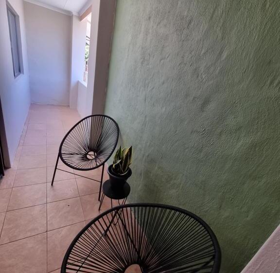 패밀리 스위트, Pro Plants Accommodation