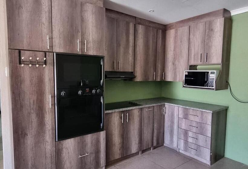 패밀리 스위트, Pro Plants Accommodation