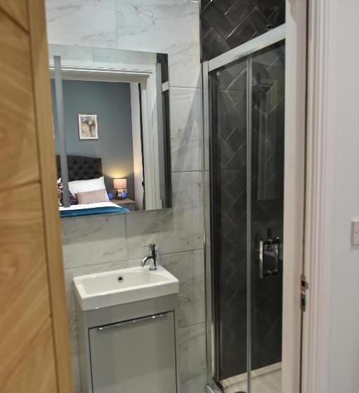 带1个卧室的豪华公寓, Victoria Colonnade Apart