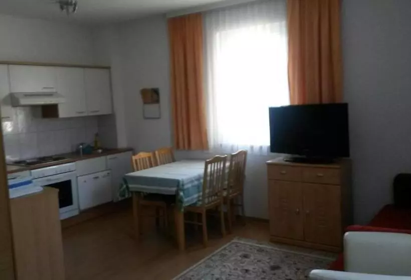 スタンダードルーム, Pension Parzer Pressbaum Bei Wien